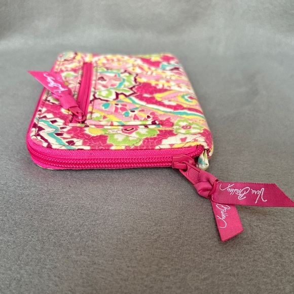 VERA BRADLEY Capri Melon Pattern Travel Organizer Wallet - Picture 6 of 11